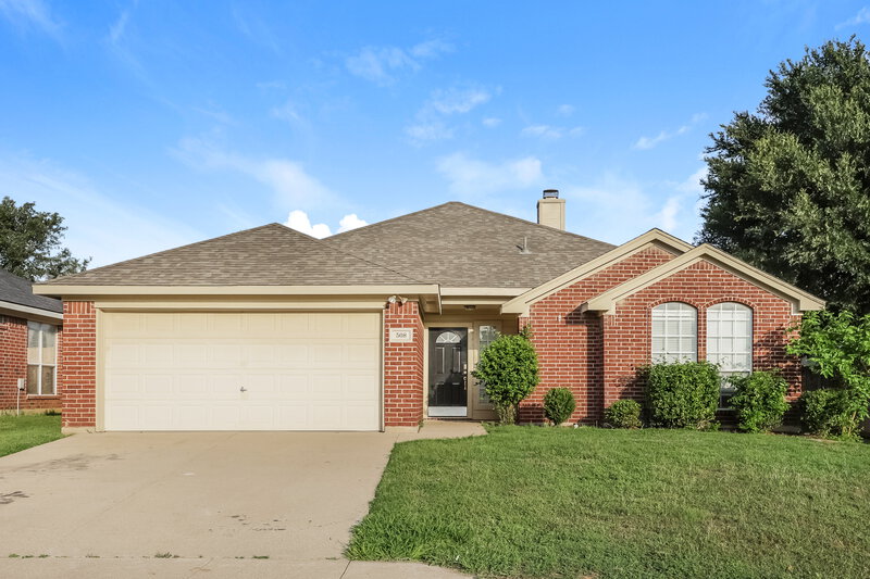 1,985/Mo, 508 Pine St Crowley, TX 76036 External View