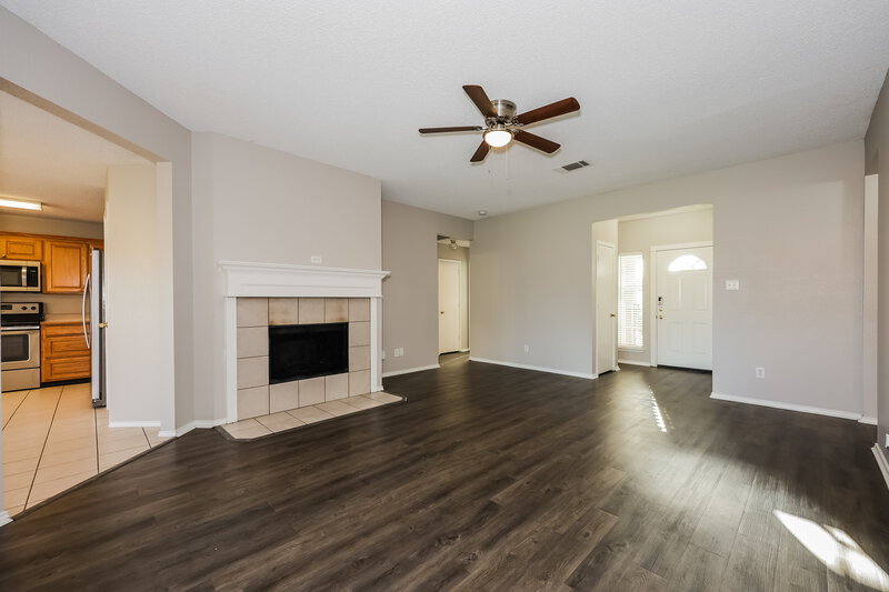 1,985/Mo, 508 Pine St Crowley, TX 76036 Living Room View 2
