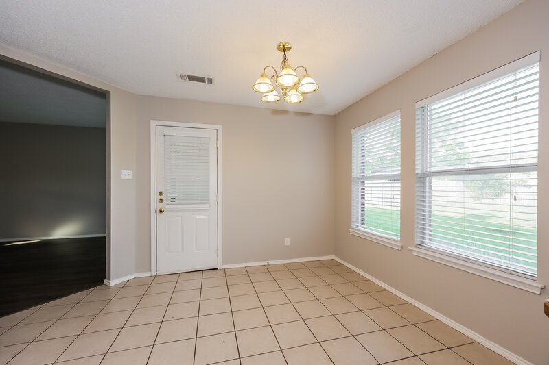 1,985/Mo, 508 Pine St Crowley, TX 76036 Dining Room View