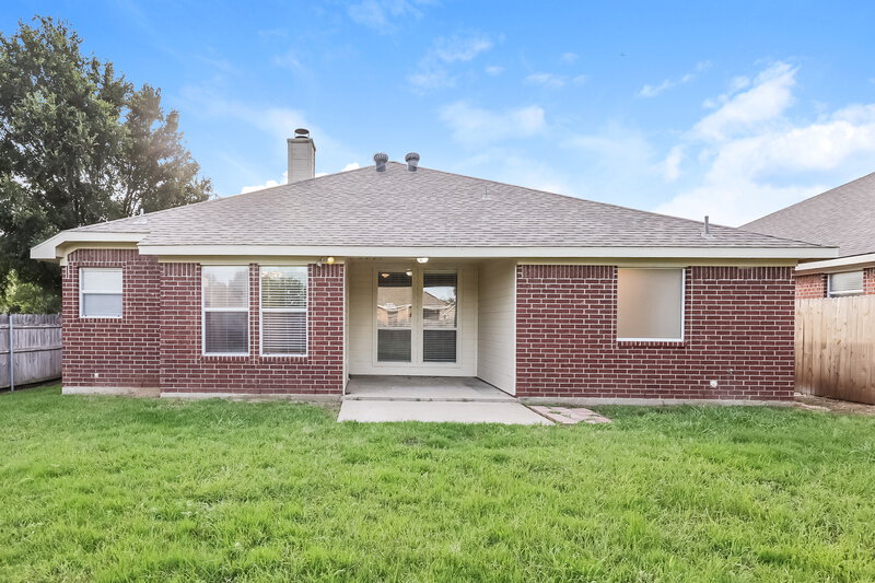 1,985/Mo, 508 Pine St Crowley, TX 76036 Rear View 2