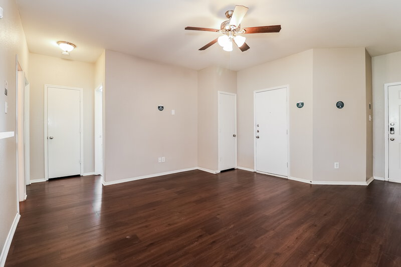 2,200/Mo, 1247 Cleardale Drive Dallas, TX 75232 Living Room View 2
