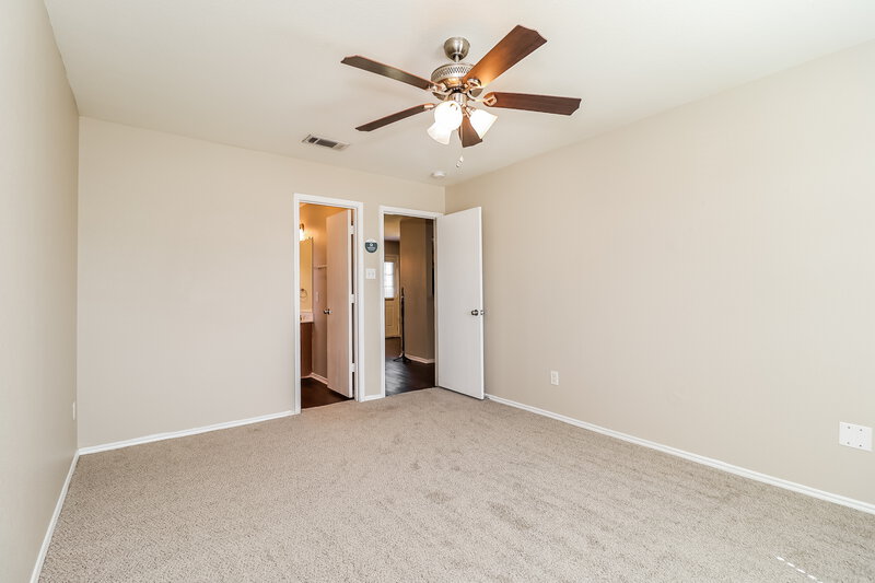 2,200/Mo, 1247 Cleardale Drive Dallas, TX 75232 Main Bedroom View 2
