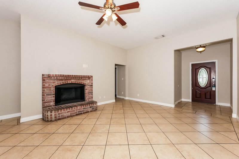 2,320/Mo, 8145 Tanner Ave Fort Worth, TX 76116 Living Room View 2