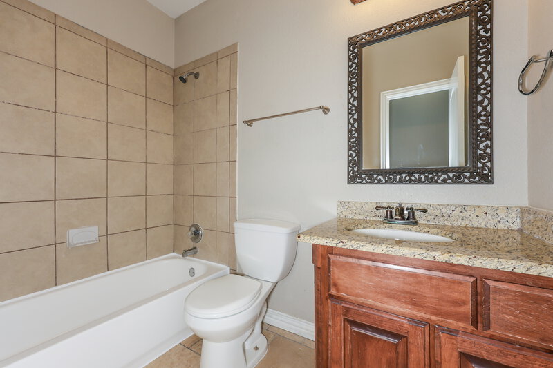 2,320/Mo, 8145 Tanner Ave Fort Worth, TX 76116 Bathroom View