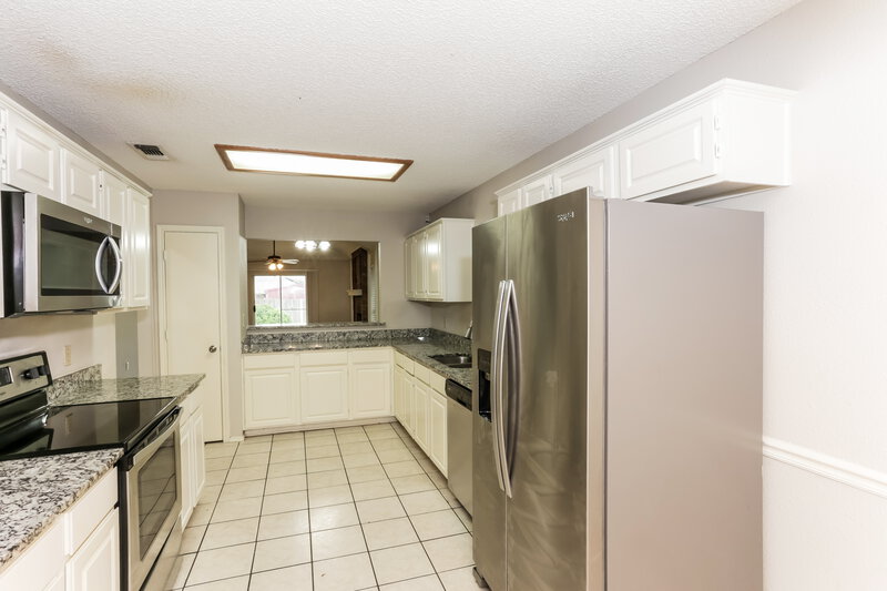 1,780/Mo, 1505 Gainsborough Way Fort Worth, TX 76134 Kitchen View