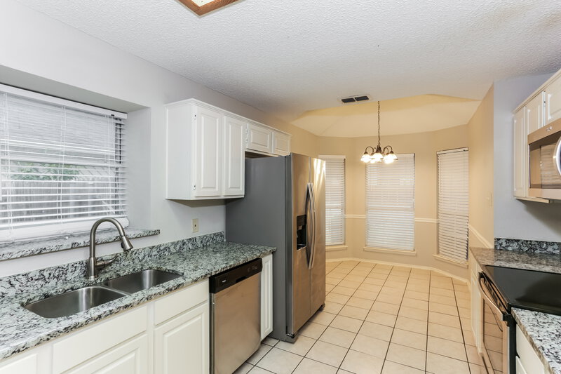 1,780/Mo, 1505 Gainsborough Way Fort Worth, TX 76134 Kitchen View 2