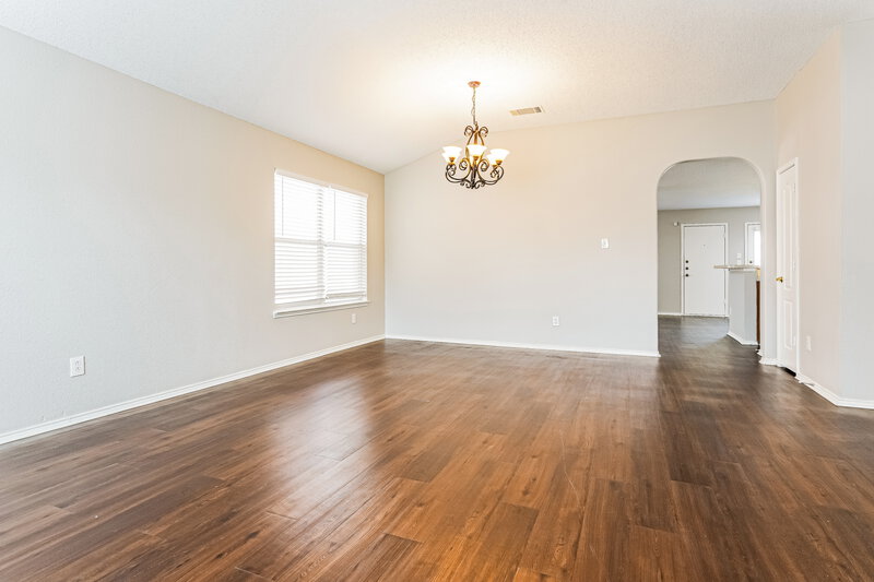2,430/Mo, 617 Arbor Dr Cedar Hill, TX 75104 Living Room View
