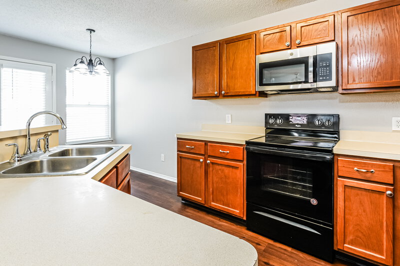 2,430/Mo, 617 Arbor Dr Cedar Hill, TX 75104 Kitchen View 2