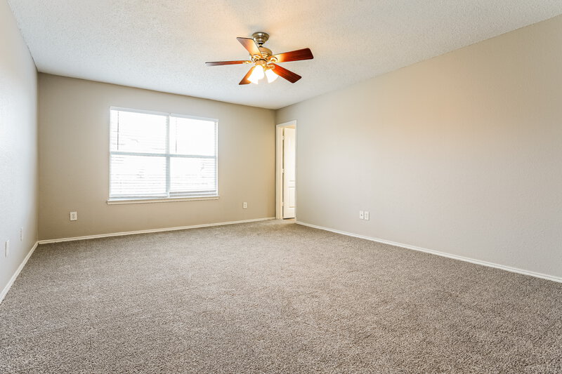 2,430/Mo, 617 Arbor Dr Cedar Hill, TX 75104 Main Bedroom View