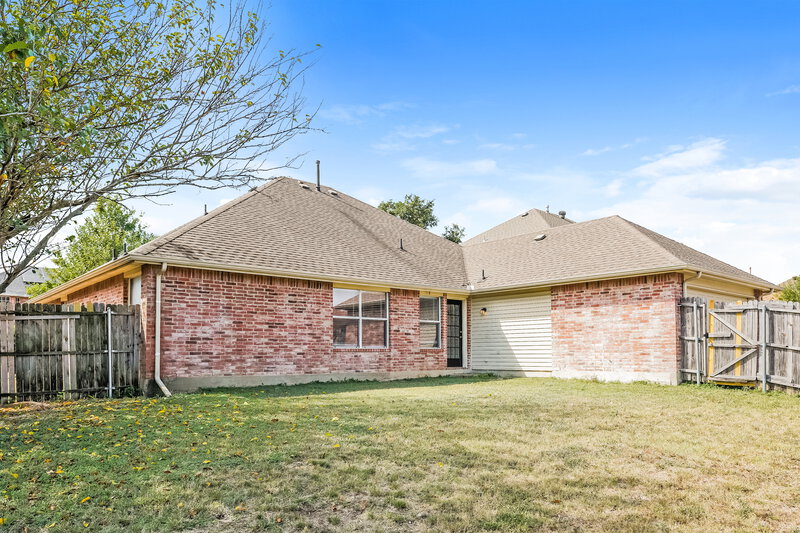 2,430/Mo, 617 Arbor Dr Cedar Hill, TX 75104 Rear View
