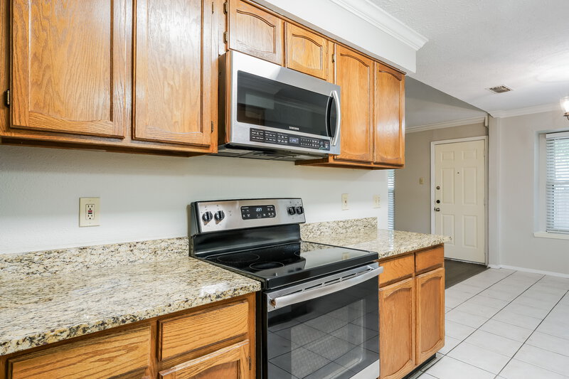 2,250/Mo, 2310 Overbrook Dr Arlington, TX 76014 Kitchen View 2