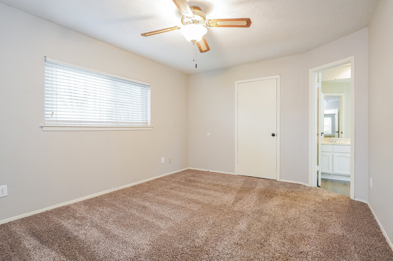 2,250/Mo, 2310 Overbrook Dr Arlington, TX 76014 Main Bedroom View