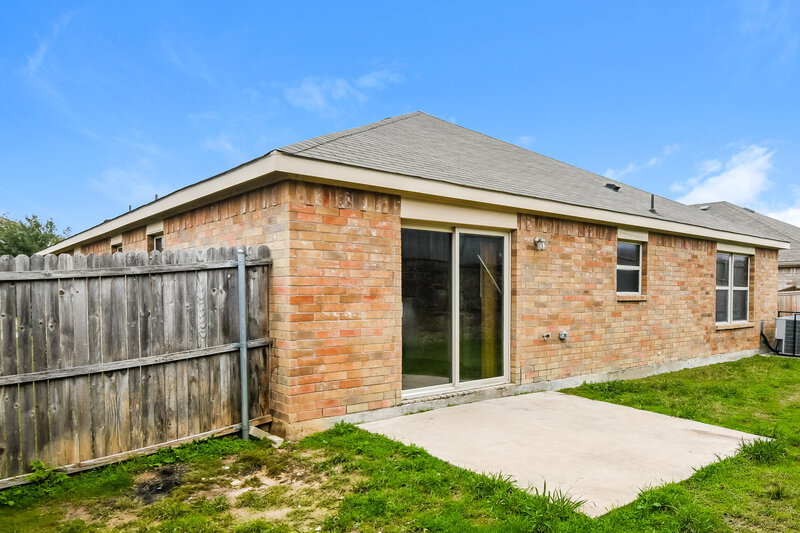 2,350/Mo, 508 Shell St Cedar Hill, TX 75104 Rear View