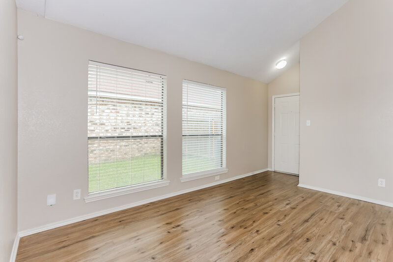 1,770/Mo, 2618 Butterfield Drive Fort Worth, TX 76133 Living Room View 3