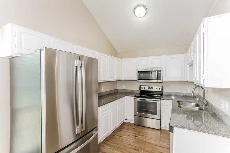 1,770/Mo, 2618 Butterfield Drive Fort Worth, TX 76133 Kitchen View