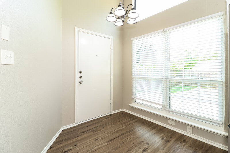 0/Mo, 2618 Butterfield Drive Fort Worth, TX 76133 Dining Room View