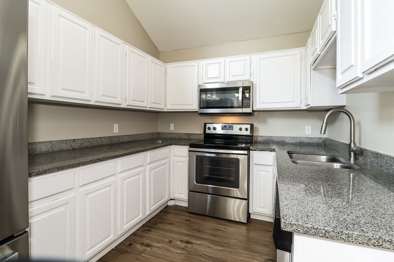 0/Mo, 2618 Butterfield Drive Fort Worth, TX 76133 Kitchen View
