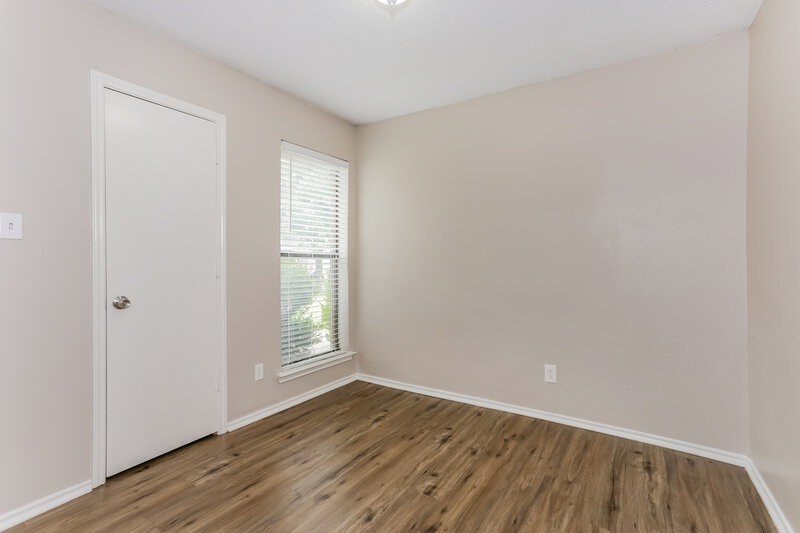 1,770/Mo, 2618 Butterfield Drive Fort Worth, TX 76133 Bedroom View 2