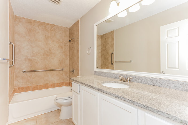 1,770/Mo, 2618 Butterfield Drive Fort Worth, TX 76133 Bathroom View