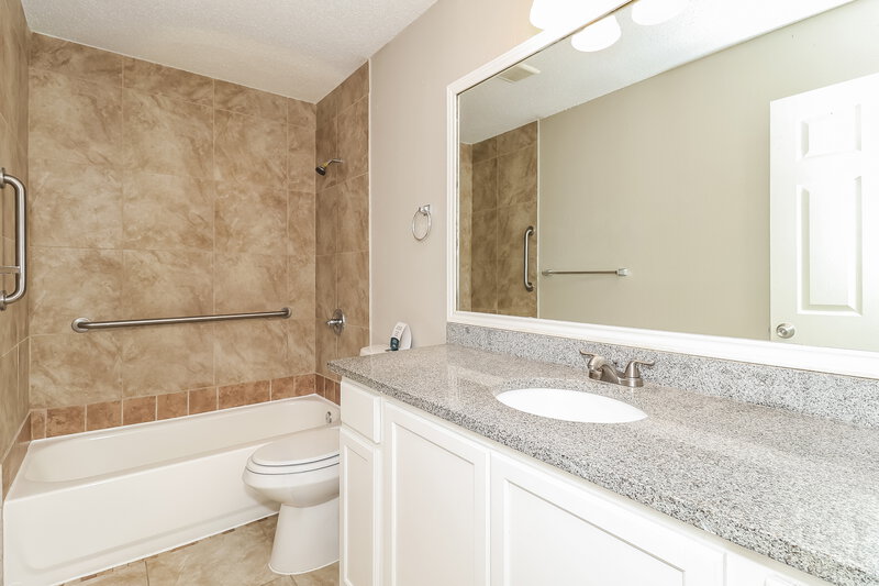 0/Mo, 2618 Butterfield Drive Fort Worth, TX 76133 Bathroom View