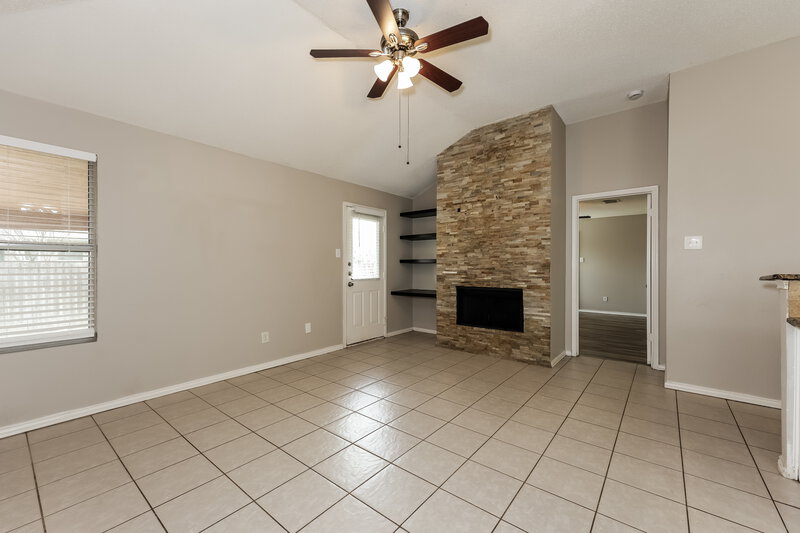 1,845/Mo, 321 Taylor St Saginaw, TX 76179 Living Room View
