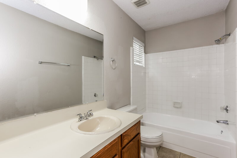 1,910/Mo, 635 Las Brisas Dr Mesquite, TX 75149 Bathroom View