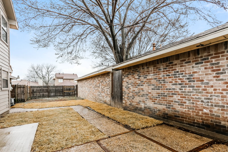 1,910/Mo, 635 Las Brisas Dr Mesquite, TX 75149 Rear View