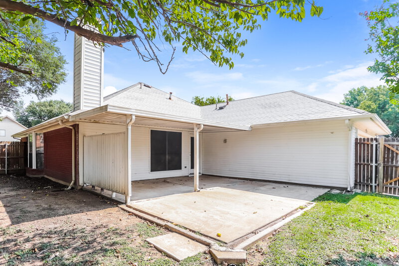 2,380/Mo, 2220 Augusta St Lancaster, TX 75146 Rear View