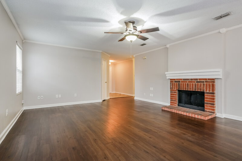 2,250/Mo, 1037 Bannack Dr Arlington, TX 76001 Living Room View 2