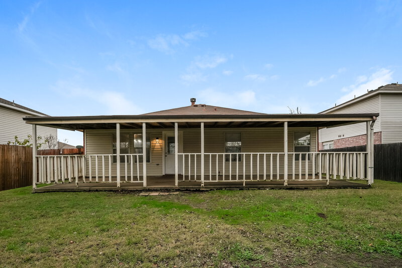 2,250/Mo, 1037 Bannack Dr Arlington, TX 76001 Rear View