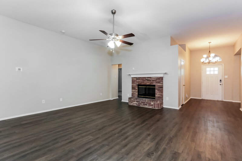 2,140/Mo, 1735 Oneal Street Lancaster, TX 75134 Living Room View 2