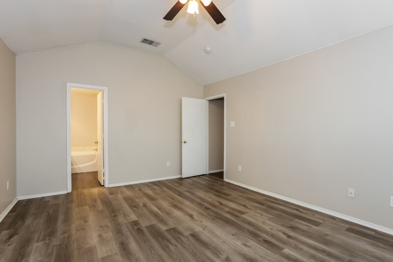 2,140/Mo, 1735 Oneal Street Lancaster, TX 75134 Main Bedroom View 2