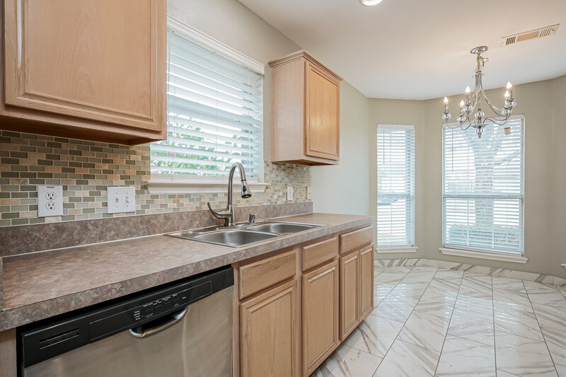 1,900/Mo, 13911 Creek Crossing Dr. Dallas, TX 75253 Kitchen View