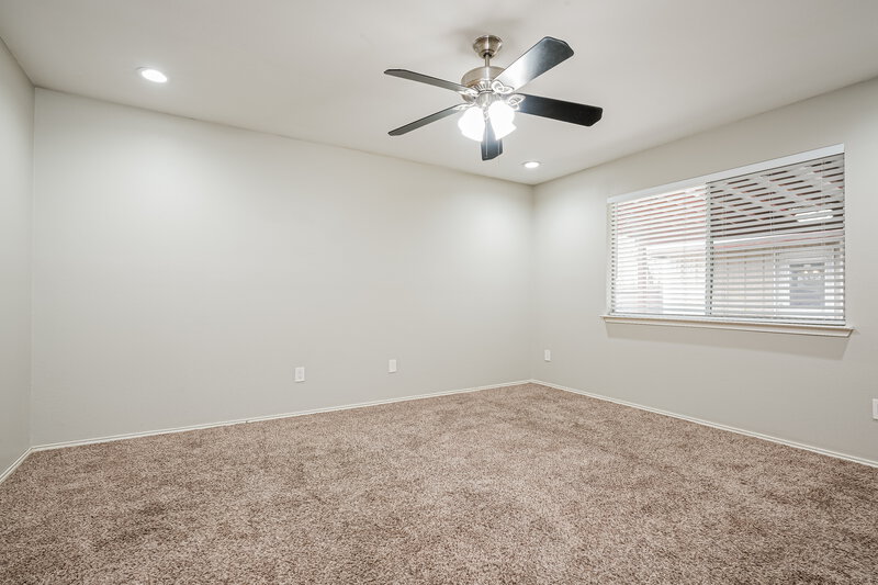 1,900/Mo, 13911 Creek Crossing Dr. Dallas, TX 75253 Main Bedroom View