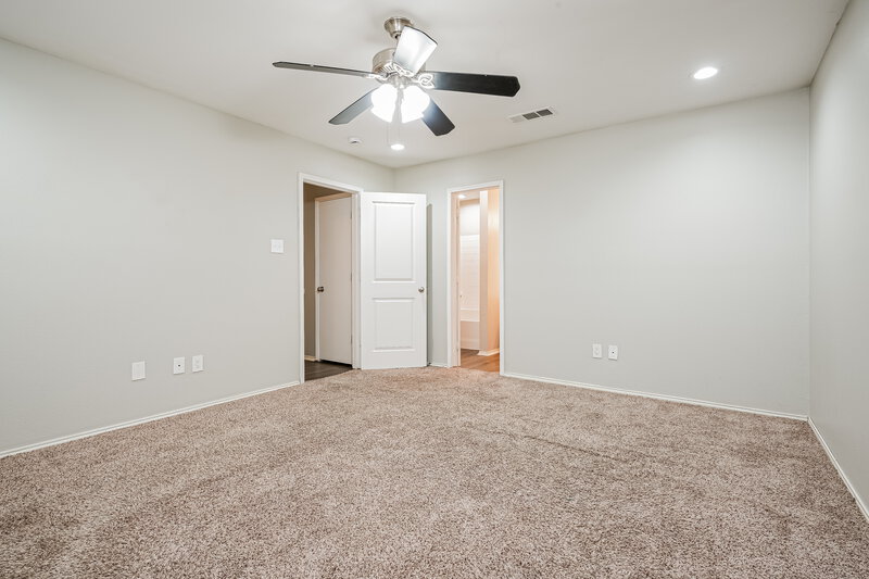 1,900/Mo, 13911 Creek Crossing Dr. Dallas, TX 75253 Main Bedroom View 2