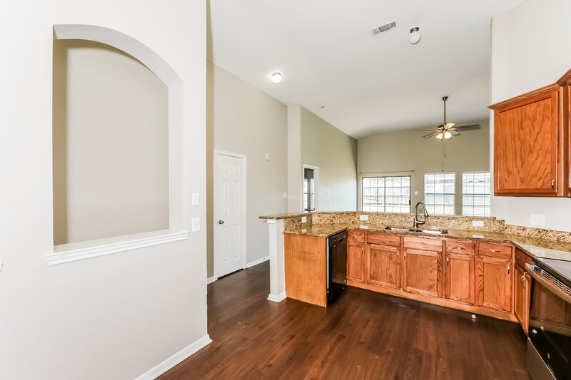 2,195/Mo, 926 Hannah Way Dallas, TX 75253 Kitchen View 2