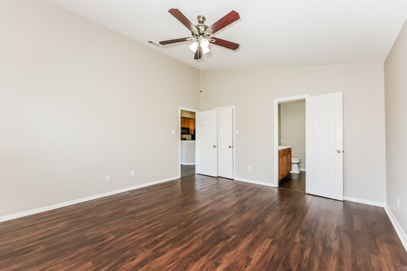 2,195/Mo, 926 Hannah Way Dallas, TX 75253 Main Bedroom View