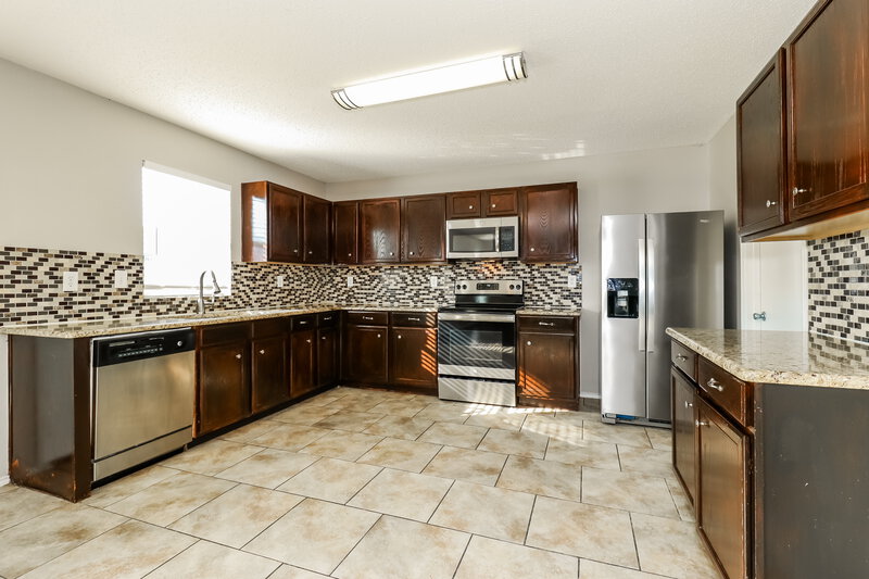 2,920/Mo, 517 Nuffield Lane Crowley, TX 76036 Kitchen View 2