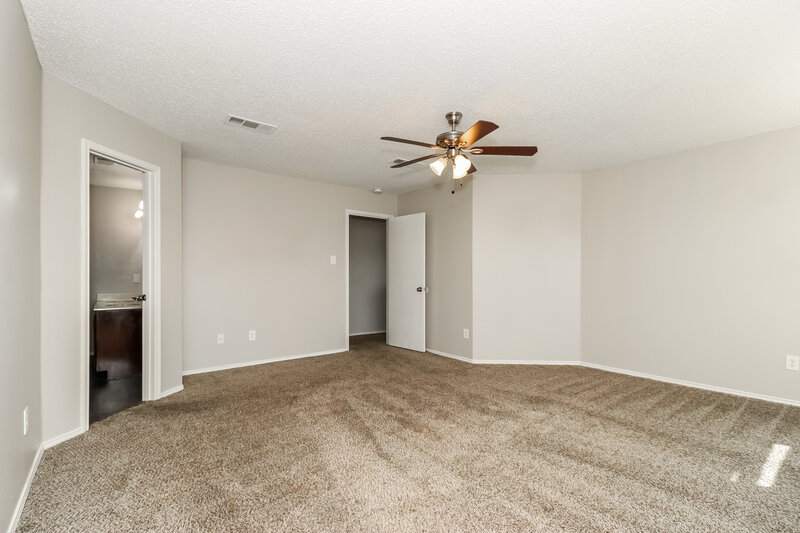 2,920/Mo, 517 Nuffield Lane Crowley, TX 76036 Main Bedroom View