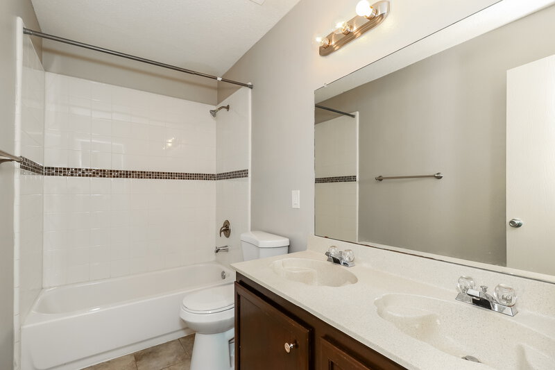 2,920/Mo, 517 Nuffield Lane Crowley, TX 76036 Bathroom View