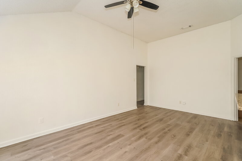 2,160/Mo, 936 Manor Dr Desoto, TX 75115 Family Room View