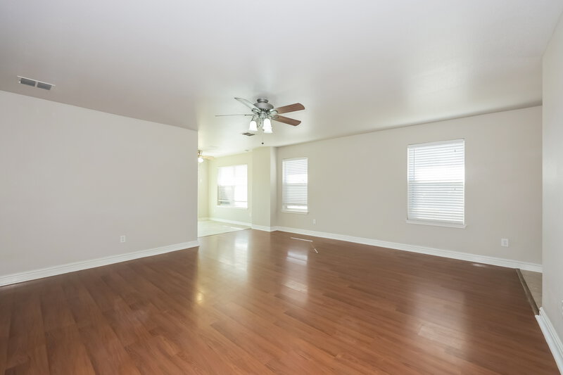 1,900/Mo, 4917 Palm Ridge Drive Fort Worth, TX 76133 Misc View 3