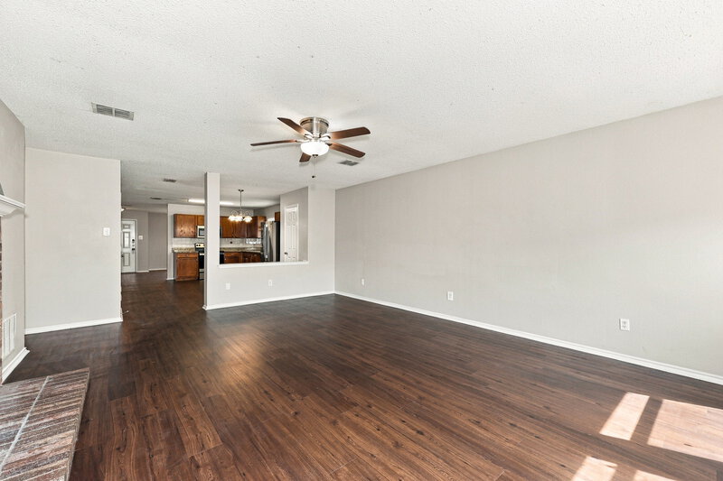 2,085/Mo, 2712 Tranquil Way Dallas, TX 75237 Living Room View 2
