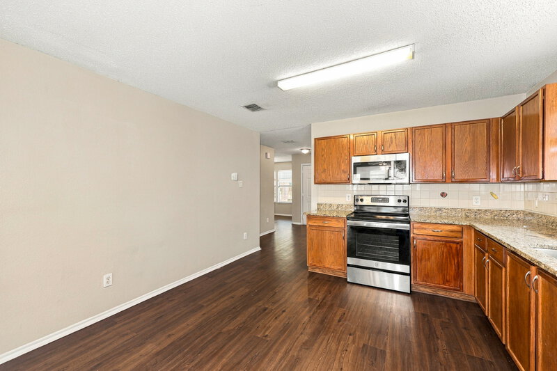 2,085/Mo, 2712 Tranquil Way Dallas, TX 75237 Kitchen View 2