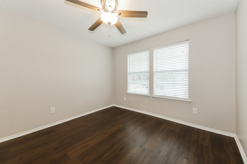 2,020/Mo, 2712 Tranquil Way Dallas, TX 75237 Sitting Room View