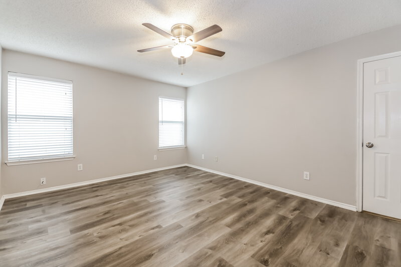 2,020/Mo, 2712 Tranquil Way Dallas, TX 75237 Main Bedroom View