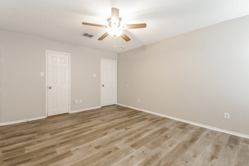 2,020/Mo, 2712 Tranquil Way Dallas, TX 75237 Main Bedroom View 2
