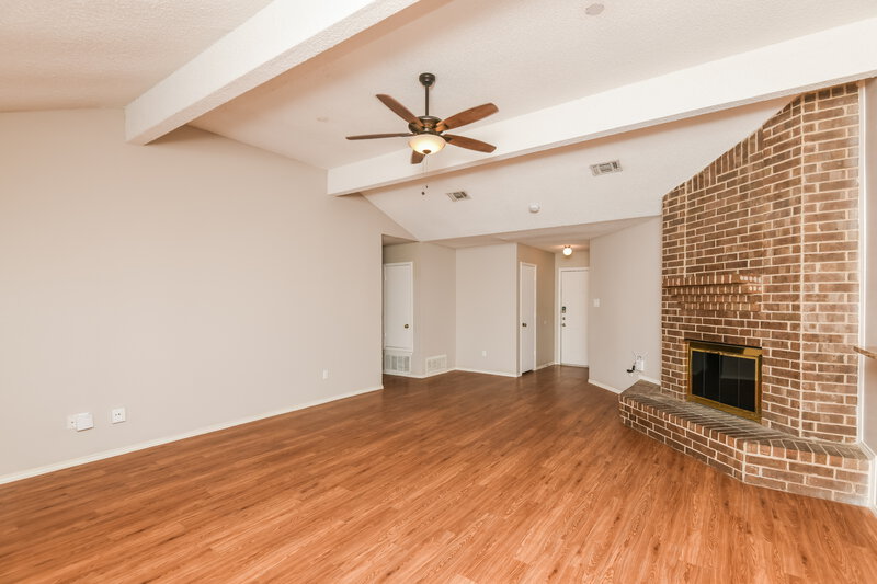 2,105/Mo, 6436 Peggy Dr Fort Worth, TX 76133 Living Room View