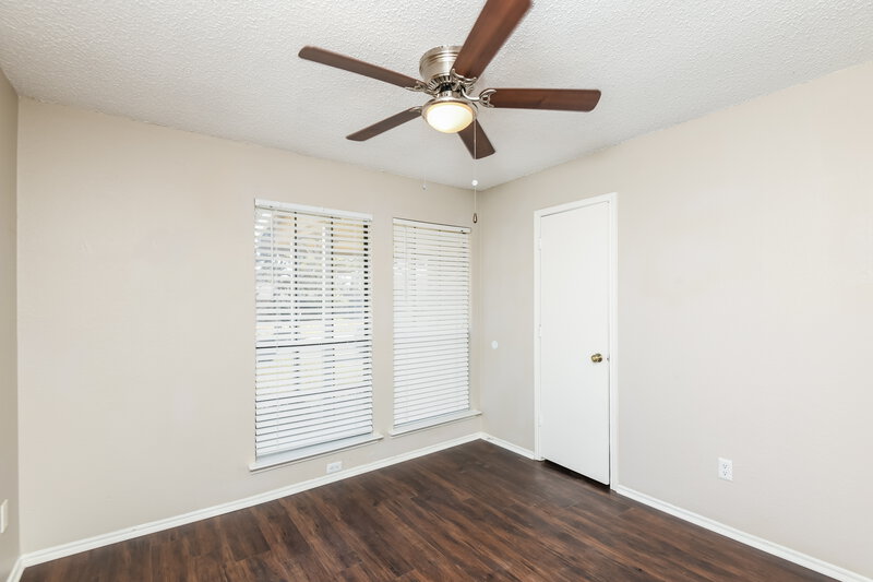 2,105/Mo, 6436 Peggy Dr Fort Worth, TX 76133 Bedroom View