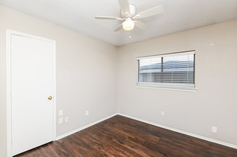 2,105/Mo, 6436 Peggy Dr Fort Worth, TX 76133 Bedroom View 3